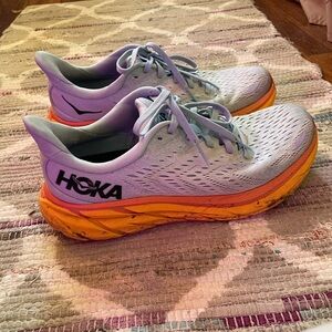 Hoka One One Clifton 8 Running Shoes in size 8.5